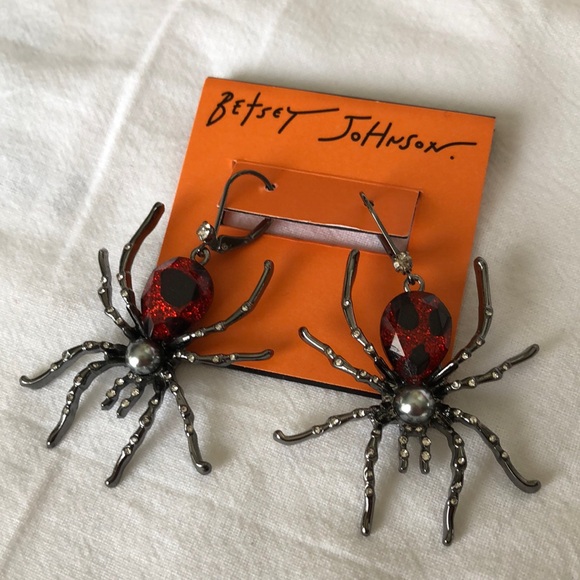 Betsey Johnson Hematite Tone Glampire Spider Drop Earrings Crystal Accents NWT - Picture 3 of 14